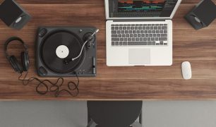 Simple DJ Gear