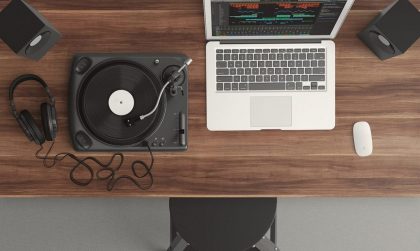 Simple DJ Gear